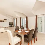 Luna Apartment Trogir
