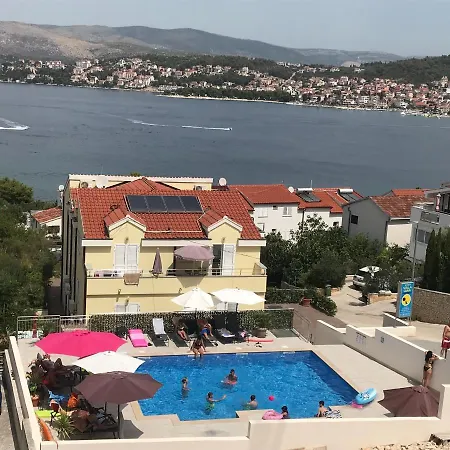 Luna Apartment Trogir