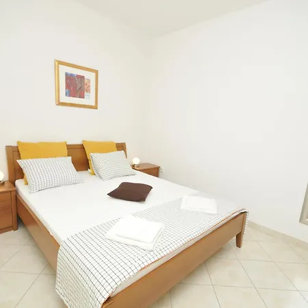 Luna Apartment *