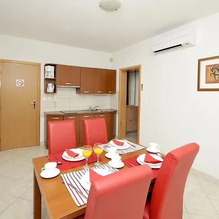 Luna Apartment