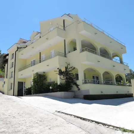 Apartment Luna *