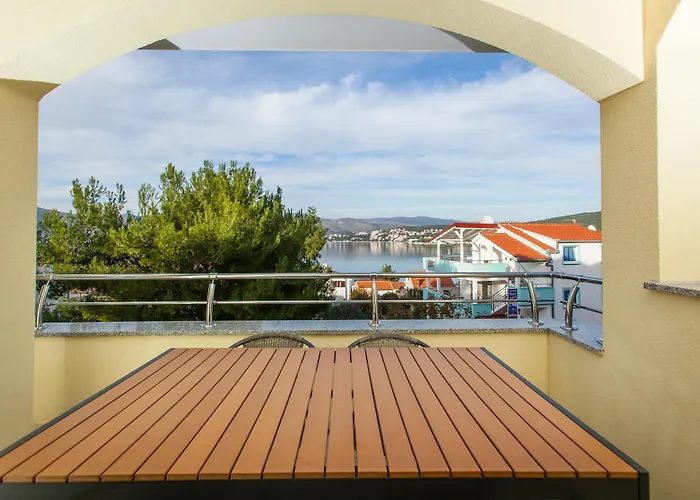 Luna * Trogir