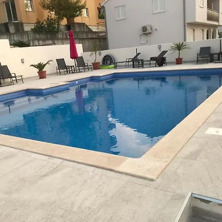 Luna Apartamento Trogir